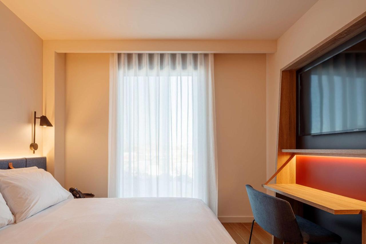 Hampton By Hilton Alcobendas Madrid Ngoại thất bức ảnh